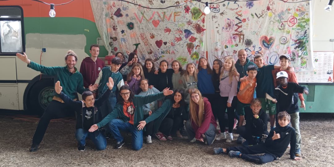 «Tutto molto bello. Un'ottima compagnia, monitori molto simpatici, cibo molto buono, tutti simpatici, bellissimo il posto, bellissime le attività. Grazie!!!!!»Ella, 10 anni